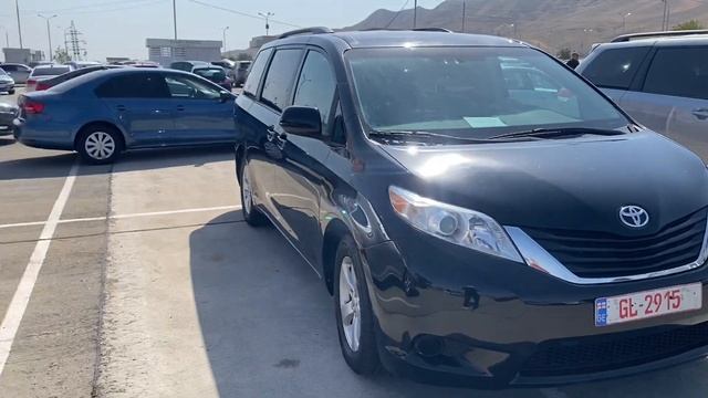 Toyota Sienna 2011-2012 смотреть онлайн