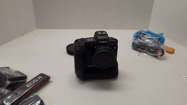 I bought a Canon EOS R in 2022 - A Cyber Monday Deal I couldn't pass up! - Full Unboxing w/ Lenses смотреть онлайн