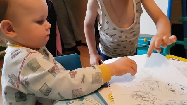 Маленький мальчик боится крокодила! смотреть онлайн