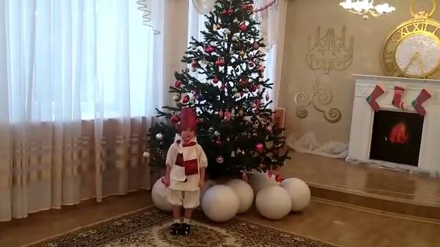 "Новогодняя звезда". Ахсанов Шамиль (3 года), г. Альметьевск смотреть онлайн