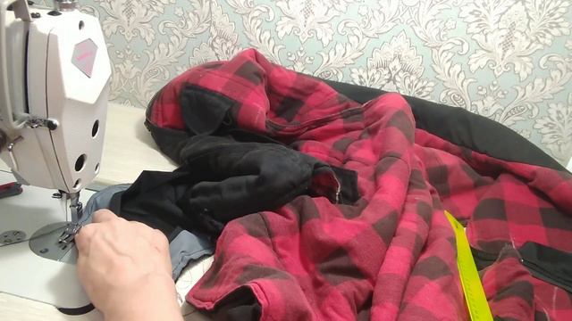 Как вшить дополнительный накладной, объёмный карман в подклад смотреть онлайн