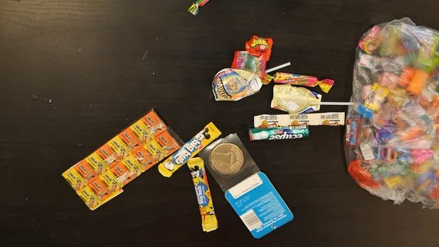 Коллекционная жевательная резинка. Распаковка большой посылки со жвачкой разных стран. смотреть онлайн