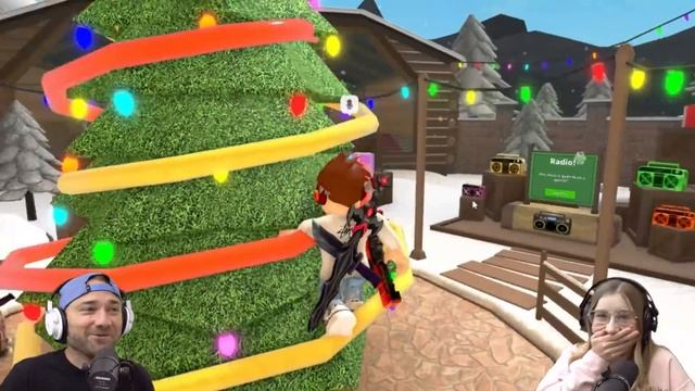 My dad uses ROBLOX VOICE CHAT for the FIRST TIME and it's HILARIOUS!! MM2 Funny Moments! смотреть онлайн