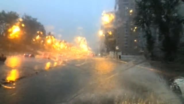 Ливень на ШЭ, Москва. 20.06.2015 смотреть онлайн