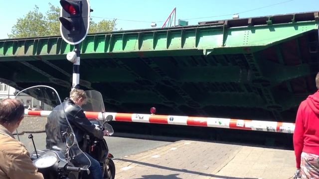 Bridge split in Amsterdam part 2 - merge / Разведение мостов в Амстердаме смотреть онлайн