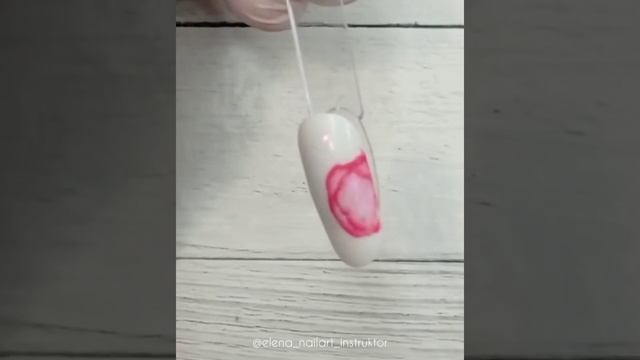 Дизайн? "Акварельная роза", выполнен в акварельной технике #дизайныногтей #nailart #nails смотреть онлайн