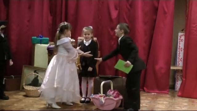 Дама сдавала багаж смотреть онлайн