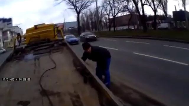 гаи Донецк. это водитель которому уже везли забытые дома документы. смотреть онлайн