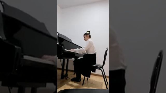 Илона Алокова - 13 лет, А.Петров "Вальс" смотреть онлайн