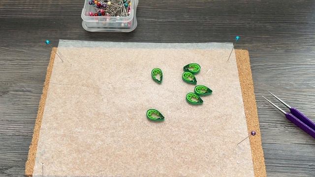How to Make a Quilling Paper Shamrock | Quilling Comb Crafts | Quilling for Beginners смотреть онлайн