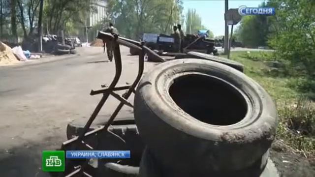 Осада Славянска: у Малиновки появились БМП смотреть онлайн