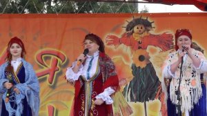 А мы масленицу дожидаем