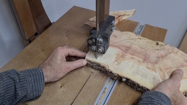 Universal band saw made of wood 2 part, original clock made of wood and epoxy resin. смотреть онлайн