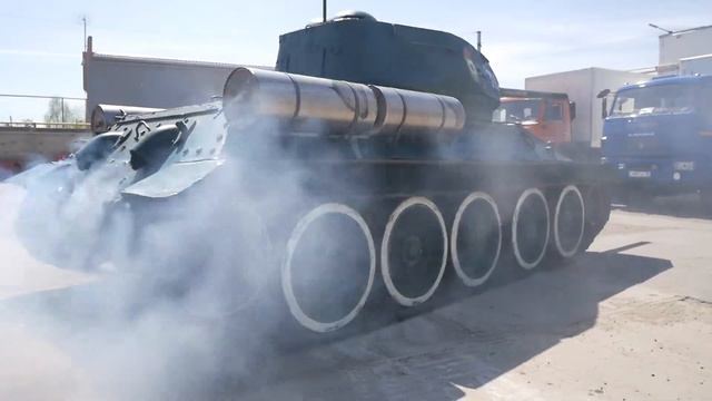 Восстановленный газовиками танк Т-34 вернулся домой смотреть онлайн