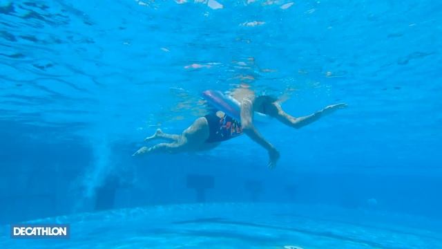 Water Treading: How to Stay Afloat in Deep Water While Swimming смотреть онлайн