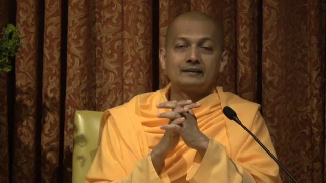 Swami Sarvapriyananda explains How to Focus Mind under difficult circumstances смотреть онлайн