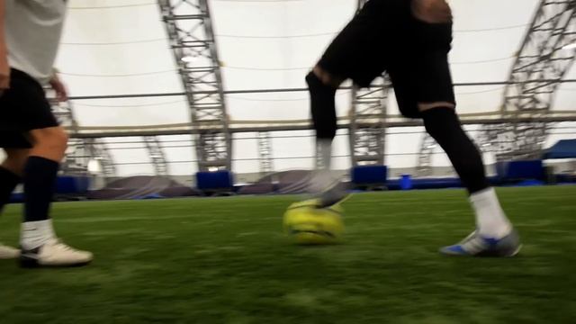 Learn FOUR Amazing Football Skills! CAN YOU DO THIS Part 3 | F2 Freestylers смотреть онлайн