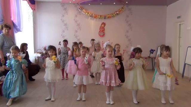 Утренник, 8 марта 2013, садик 305, 6 группа смотреть онлайн