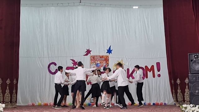 Танец "Разрешите пригласить", Молодёжная группа, руководитель Валькова Е.А👉 @russkiy_kulturniy_cent смотреть онлайн