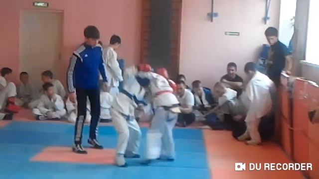 Бой Данила астафьева в красном смотреть онлайн
