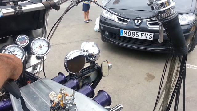 Испания Крутой трицикл байк. смотреть онлайн