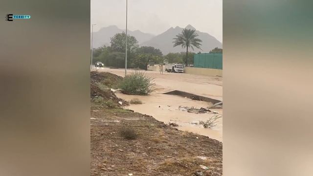 Dubai is Sinking! Biggest flash flood in UAE history! Dubai Paralyzed! смотреть онлайн