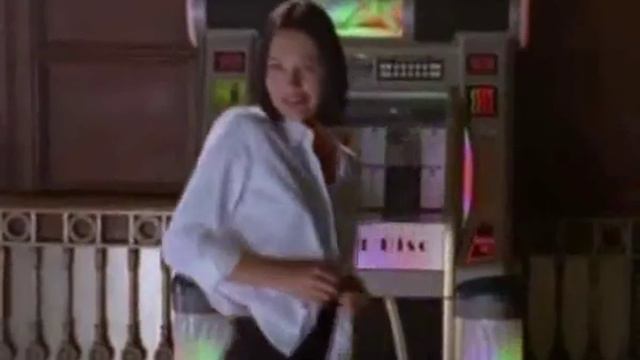 007 Bond Girl: Musetta Vander смотреть онлайн