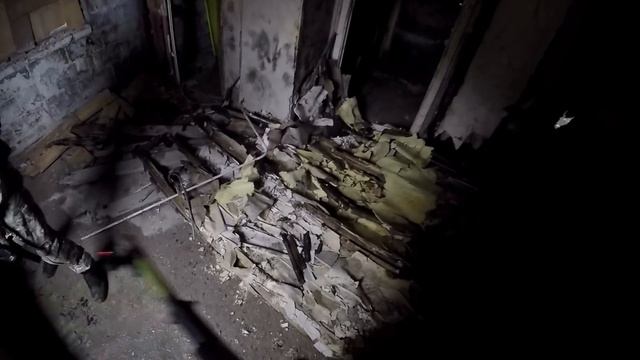 Guy Using $1250 REAL CS:GO AWP Dragon Lore and Glock Fade in Airsoft War смотреть онлайн