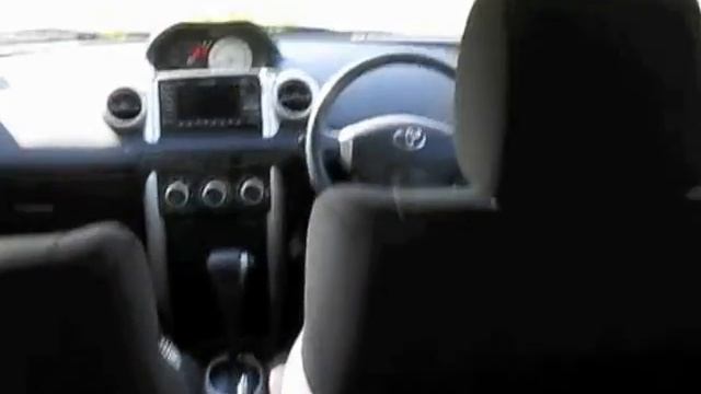 2004 TOYOTA IST смотреть онлайн