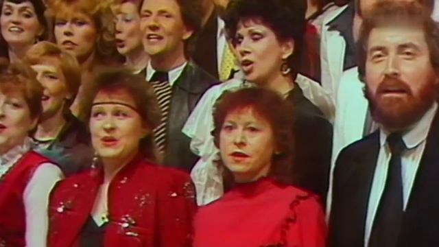 220 Solisten der DDR - Alt wie die Welt 1984 смотреть онлайн