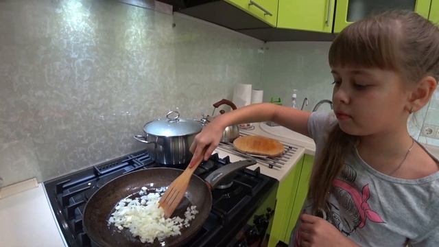 Как приготовить Борщ в 9 лет! смотреть онлайн