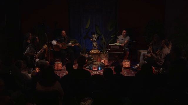 Inspired by LOVE Guided by WISDOM -Kirtan Experience @ The Mantra Room смотреть онлайн