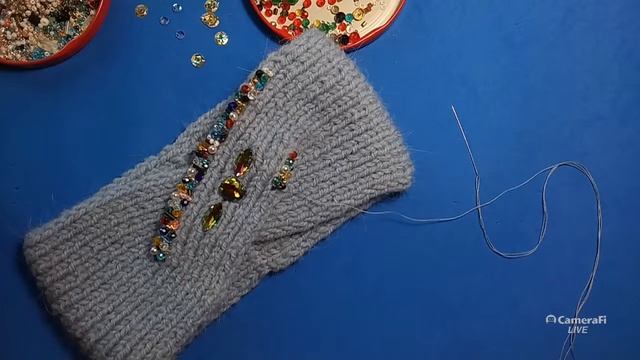 Повязка на голову украшаем #вязаниеспицами смотреть онлайн