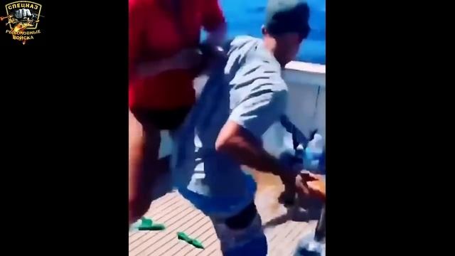 ★Ура,на рыбалку//Неудачи на рыбалке//Приколы на рыбалке 2020//Смешная рыбалка//Девушки на рыбалке// смотреть онлайн