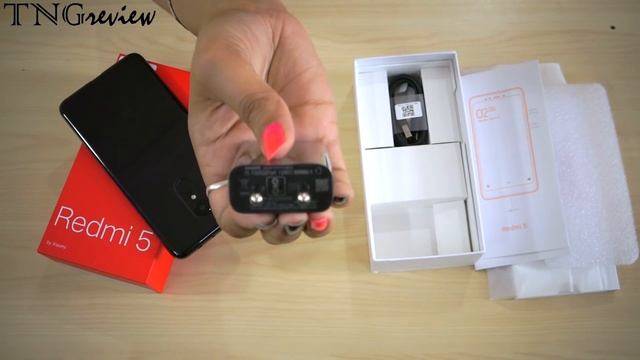 Redmi 5 Unboxing & Overview- In Hindi смотреть онлайн