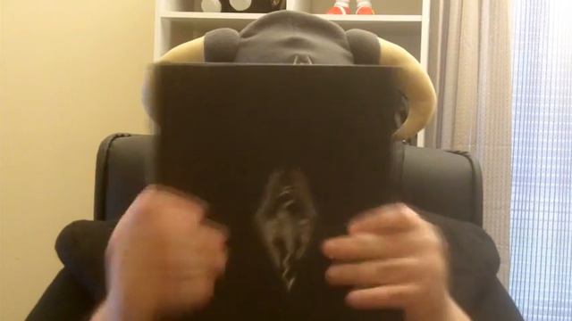 Unboxing the Elder Scrolls V: Skyrim Collector's Edition смотреть онлайн
