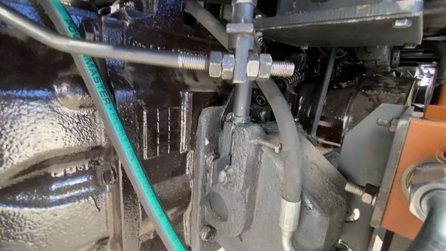 Обзор экскаватор цепной бара на базе трактора МТЗ Беларус-82.1 с отвалом, траншеекопатель смотреть онлайн