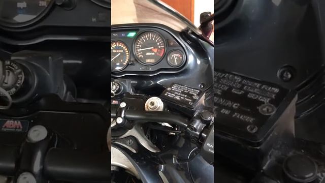 Kawasaki ZZR1100, ZX11 Testing Carburretors rejetted to solve weak mixture problems смотреть онлайн