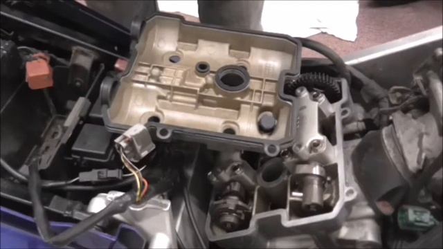 Suzuki DL1000 V Strom Checking valve clearances + other odd jobs Part 2 смотреть онлайн