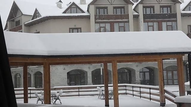 October 17, 2016 First snow in Gudauri. 17 октября 2016 года Первый снег в гудаури. смотреть онлайн