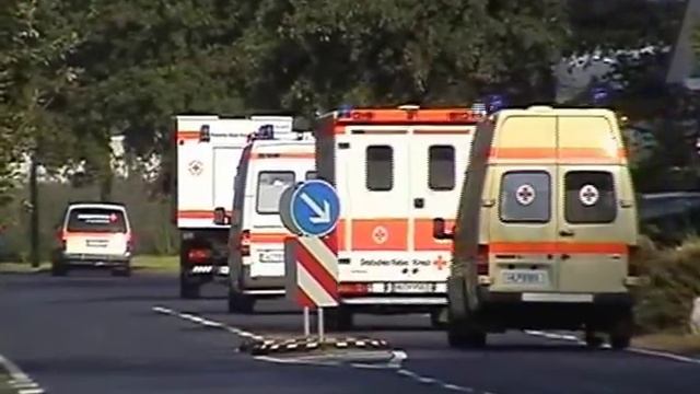 Anfahrt Sondersignal Rettungswagen, Notarzt, Feuerwehr, Polizei - Übung Fliegerhorst Erlensee