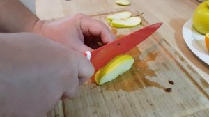 Нарезка фруктов "Лебедь из яблока"