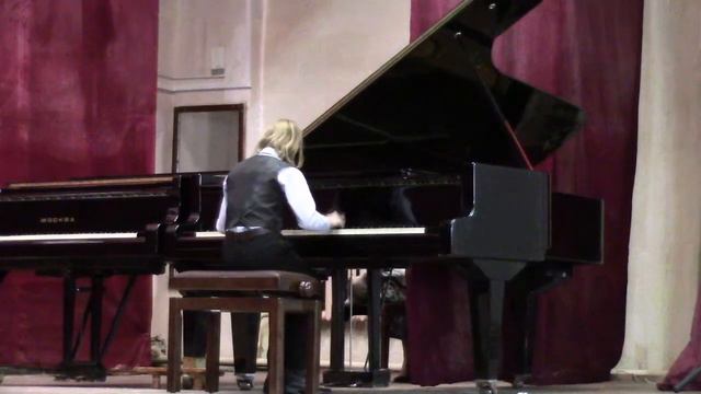 Кулау. Сонатина C-dur. 1 часть. Исполняет Илья Шляпников. смотреть онлайн