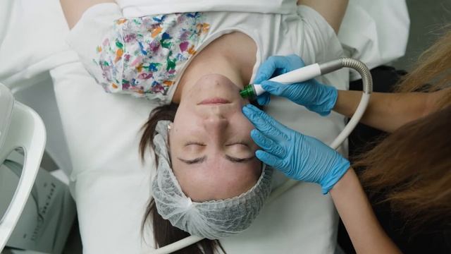 Аква пилинг с ProFacial