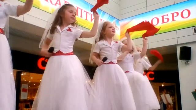 Детки танец и песня маленьких невест?????? смотреть онлайн