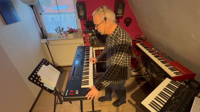 is it better (live looping) смотреть онлайн