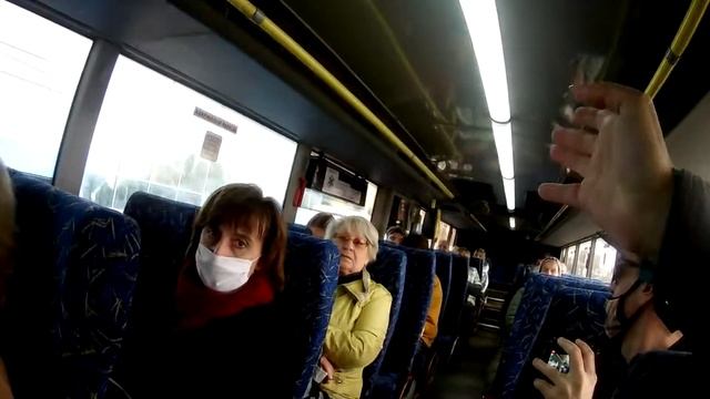 Водитель не хочет открывать вторую дверь автобуса смотреть онлайн