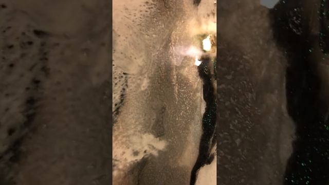 Столешница из сосны с рисунком из эпоксидной смолы. Диаметр 80 см смотреть онлайн