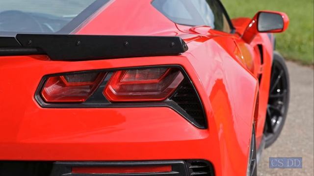 2017 Chevrolet Corvette Grand Sport vs. 2016 Ford Mustang Shelby GT350 смотреть онлайн