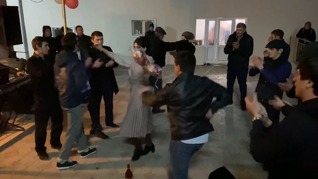 Танец подружки невесты смотреть онлайн